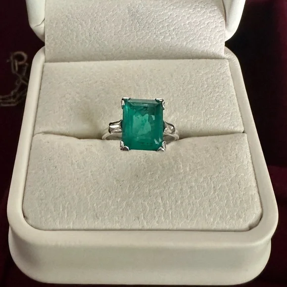 1920s Deco Ring - Sterling with Simulated Emerald Size 4.25 - Picture 2 of 8